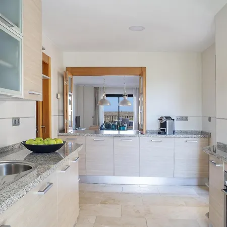 Quartiers Marbella Penthouse In Hacienda Cifuentes Benahavis *