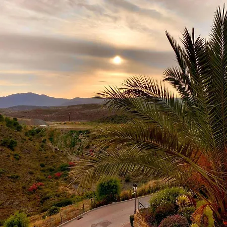 Quartiers Marbella Penthouse In Hacienda Cifuentes Benahavis דירה אסטפונה