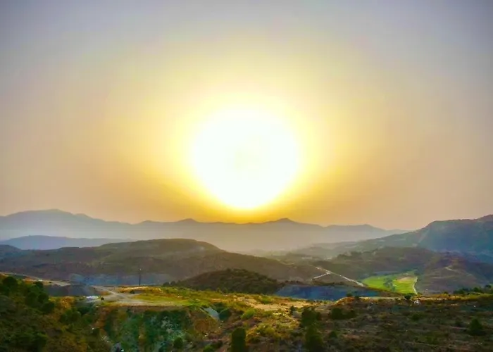 Quartiers Marbella Penthouse In Hacienda Cifuentes Benahavis *