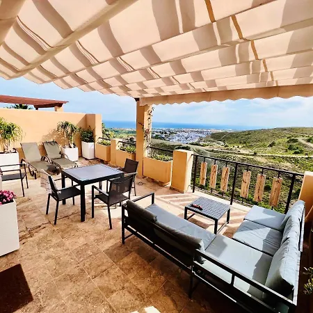 아파트 Quartiers Marbella Penthouse In Hacienda Cifuentes Benahavis