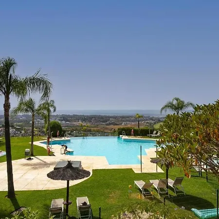 아파트 Quartiers Marbella Penthouse In Hacienda Cifuentes Benahavis 에스테포나